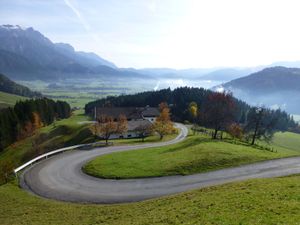 잘펠덴 분지 조망