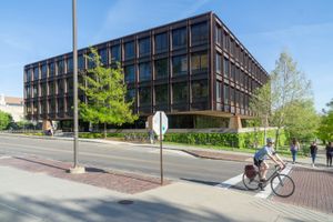 유리스 홀, 코넬 대학교 (1972)