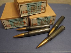 1941년 생산된 독일 7.92×57mm 마우저 보통탄. 이 탄약은 필요한 경우 베사 기관총에 사용할 수 있었다.