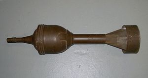 캐나다 군사 유산 박물관, 브랜트포드, 온타리오 (2007)의 PIAT HEAT 발사체