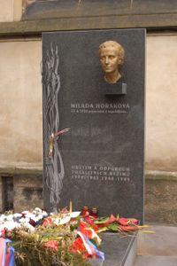 밀라다 호라코바 기념비