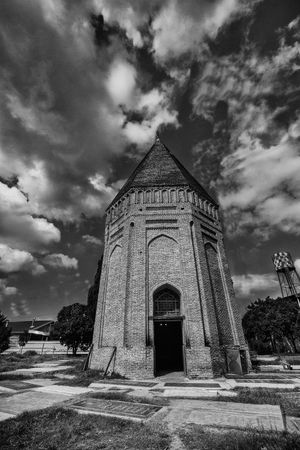 술탄 모하마드 타헤르 묘탑