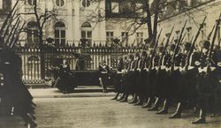 LSSAH를 사열하는 히틀러, 히믈러, 디트리히