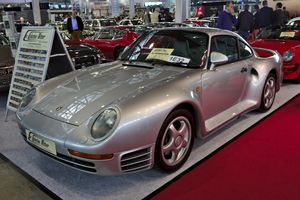 슈투트가르트에서 열린 레트로 클래식 2018에 전시된 포르쉐 959S