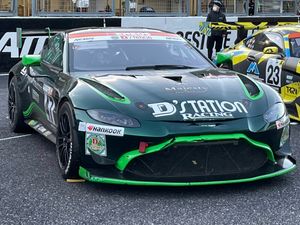 애스턴 마틴 밴티지 GT8R, 스즈카