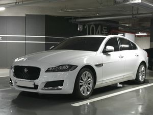 재규어 XF (X260) 2015–2024