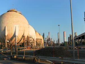 Saras 정유 공장.