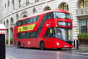 뉴 루트마스터 2층 버스