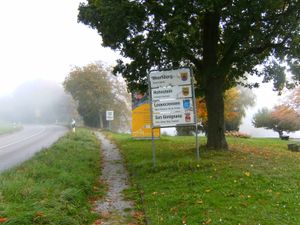 독일 메어스부르크, 분데스슈트라세 33, Dr.-Moll-Platz: 메어스부르크의 자매 도시 표지판