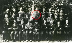 모리스 바보(빨간색 원 안)의 학교 사진