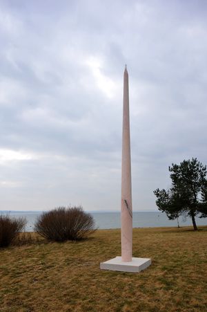 오트리브, 스위스에 있는 모리스 바보를 기리는 비석