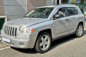 지프 컴패스(전기형) 정측면