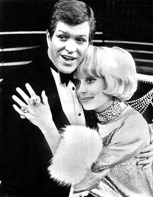 피터 팔머와 채닝이 Lorelei(1973)에서 공연하는 모습