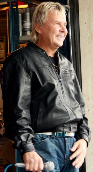 2010년 공연하는 뉘캐넨