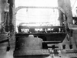 본 함의 중앙부 부포탑