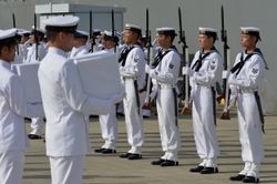 의장대(해상자위대)에 의한, 전몰자 영령(유골)에 대한 예식