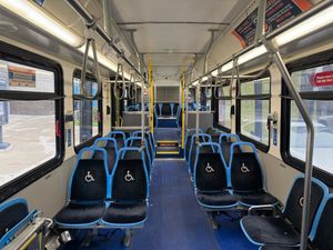 1000-series New Flyer D40LF 버스 내부