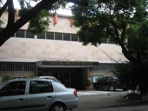 멕시코시티 콜로니아 로마의 토날라 거리에 위치한 옛 괴테 인스티튜트 건물 (개조됨)