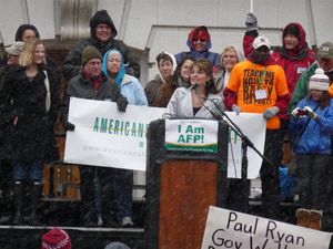 2011년 4월 16일, 번영을 위한 미국이 주최한 위스콘신 티파티 랠리에서 세라 페일린