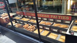 배스의 코니시 베이크하우스에서 판매되는 코니시 파스티