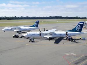 크라이스트처치 공항에서 에어 뉴질랜드 퍼시픽 웨이브 도색의 마운트 쿡 ATR