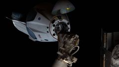 크루 드래곤 C206 엔데버는 도그 헐리와 밥 벤켄이 우주왕복선 인데버에 대한 헌사로 명명했다.