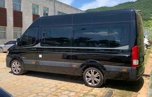 현대 쏠라티 후측면