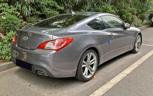 현대 제네시스 쿠페 후측면