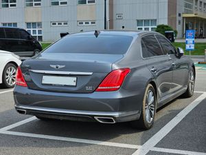 제네시스 EQ900 후측면