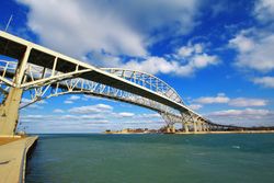 포트 휴런의 블루 워터 브리지, 중요한 국제 교차로