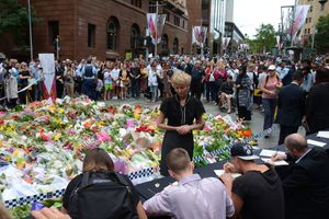 인질극 이후 마틴 플레이스에서 조문 서명을 하는 시민들