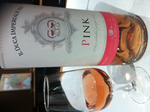 로제 스타일로 만들어진 핑크 모스카토 다스티