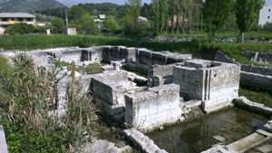 솔린에 있는 성 베드로와 모세 대성당 유적(오늘날 할로우 교회로 알려짐). 즈보니미르의 대관식이 거행된 곳이다.