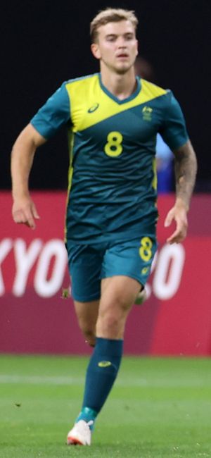 맥그리가 2020년 하계 올림픽에서 오스트레일리아 U-23을 위해 뛰는 모습