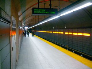 앙리 부라사역 3번 승강장