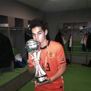 2012년 UEFA U-17 유럽 선수권 대회 우승 후 네덜란드 U-17 대표팀의 월시