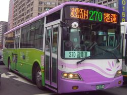 구간차 표시가 있는 대도시여객 타이베이 연합운행 버스 270번 노선