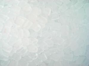 음료 냉각을 위한 속이 빈 원통형 얼음