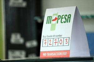 케냐 커피숍의 M-PESA 결제 등록
