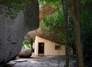 나 우야나 아라냐 숲 사찰의 쿠티(승려의 오두막)