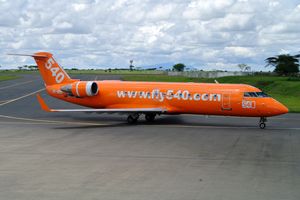 2012년 조모 케냐타 국제공항에서 촬영된 플라이540 캐나다 리저널 제트 CRJ-100ER