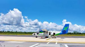 사라왁 무카 신공항에 있는 MASwings 바이킹 에어 항공기. 이 항공사는 보르네오 내 지역 항공편에 이 유형의 항공기를 사용한다.