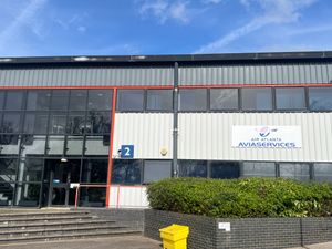 크롤리에 있는 에어 애틀랜타 아비아서비스