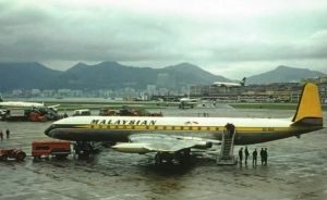 데 하빌랜드 코멧 4는 1963년 "실버 크리스 제트"라는 브랜드로 말레이안 항공에 의해 도입되었다.