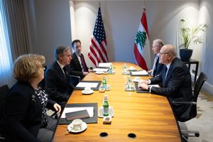 미카티와 미국 국무장관 토니 블링컨, 2023년 11월 4일