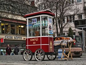 이스탄불의 시미트 판매대