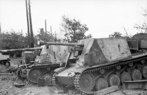 cm}} Pak38을 탑재한 시제 대전차 자주포 2량이 배치되어 있었다.