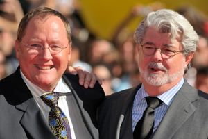 래시터가 조지 루카스와 함께 제66회 베니스 국제 영화제에 참석한 모습