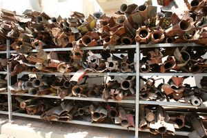 스데로트에 발사된 카삼 로켓 잔해