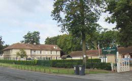 제2차 세계 대전 중 비행장으로 사용된 레제글 경마 훈련 센터